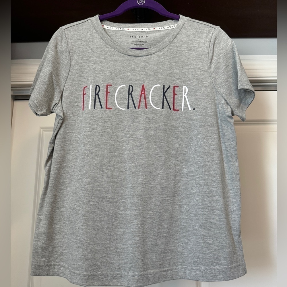 Rae Sunn. Size Small. Gray T-Shirt.